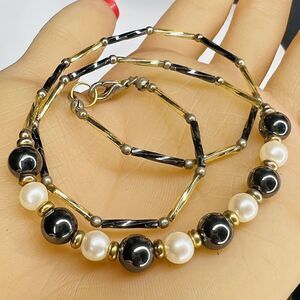 Vintage Faux Pearl Hematite Beaded Gold Tone Beads Necklace Classic PRETTY 1091